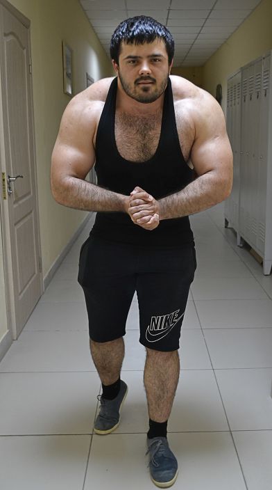 20 лет, на массе.