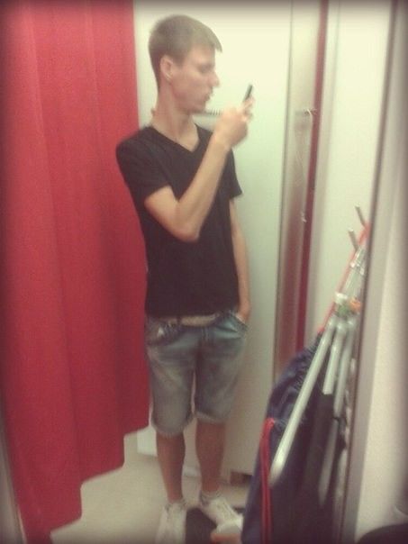 ищу девушку ))