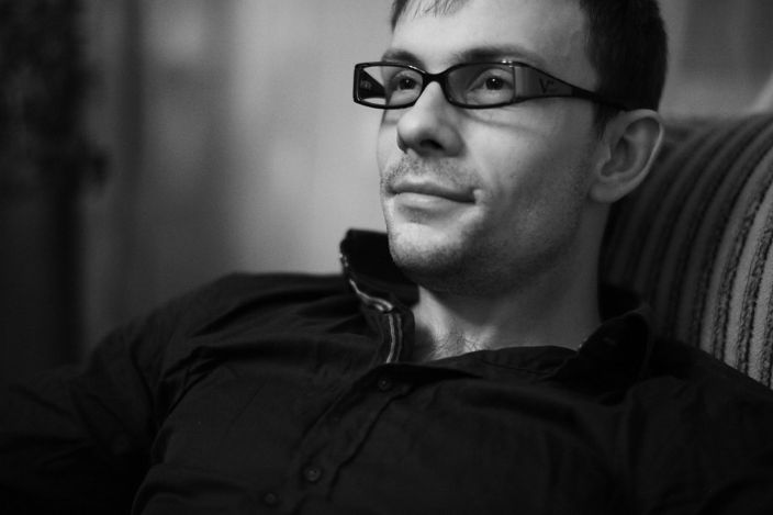 Спокойный такой)