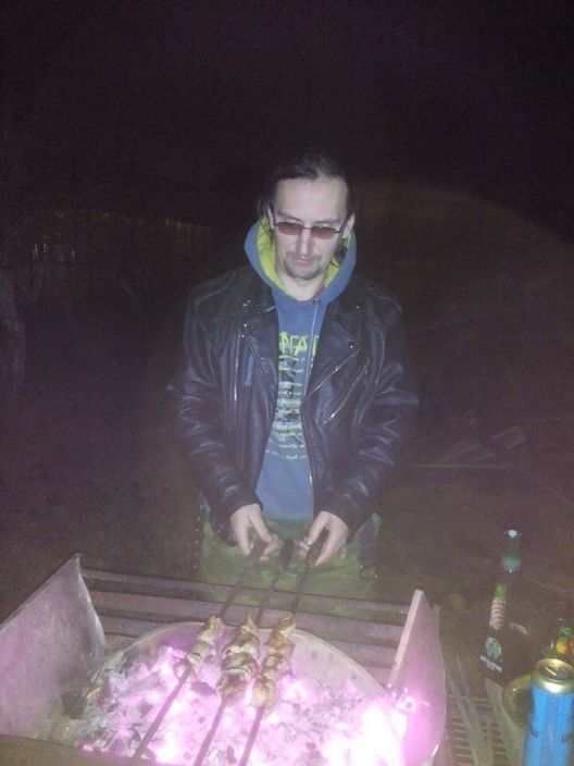 жарю шашлык