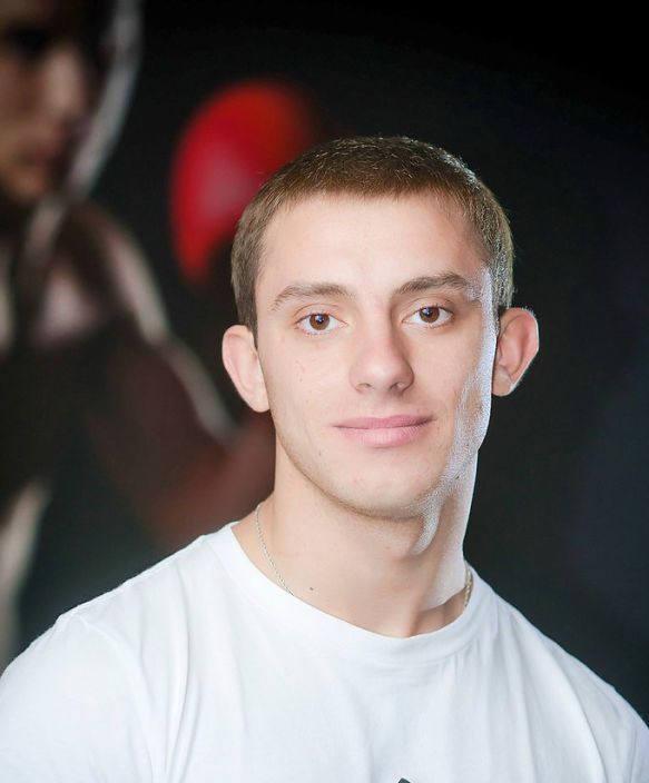 Ищу девушку !)