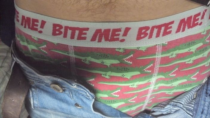 укуси меня)))