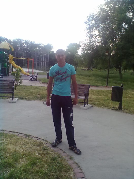 В ПОСТЕЛЕ ТИГР