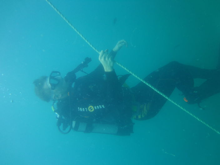 Погружение на затонувший корабоь...