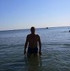 На море