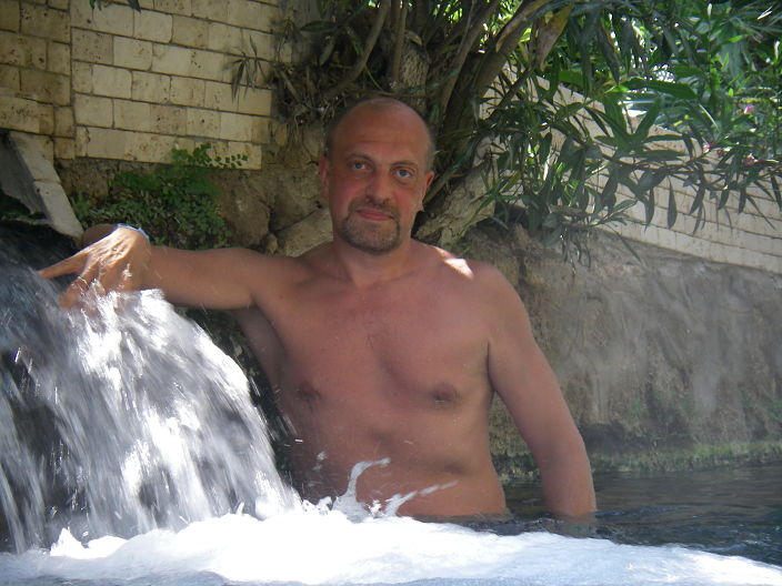 я в бассене клеопатры