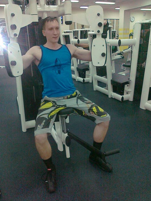 В спорт зале)