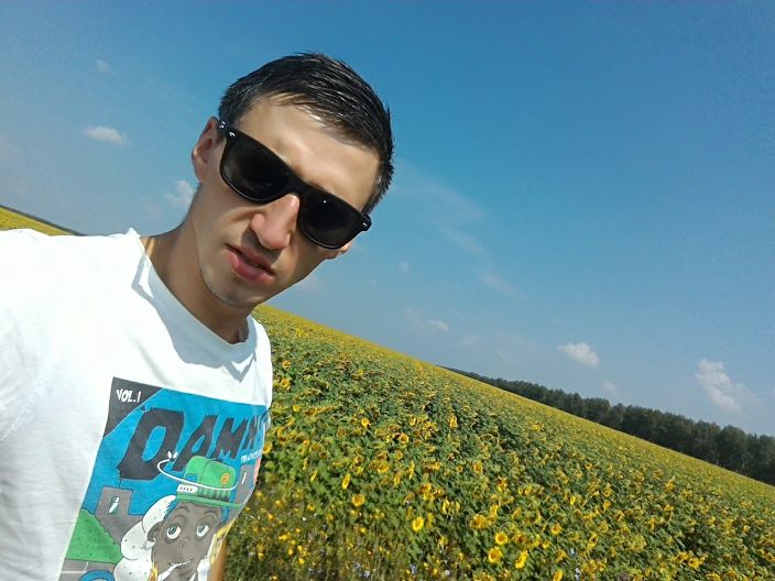 красавчик)