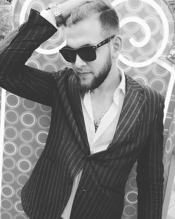 знакомьтесь-это я