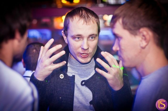 в клубе