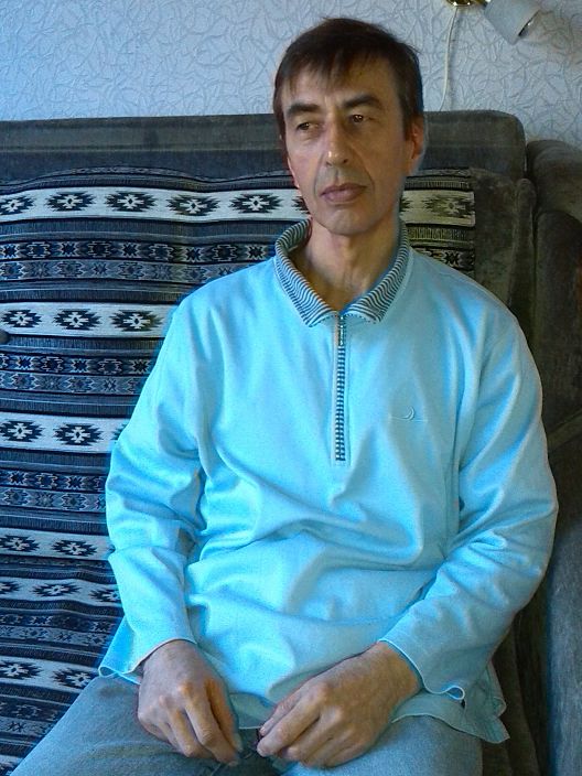 Сижу,скучаю.