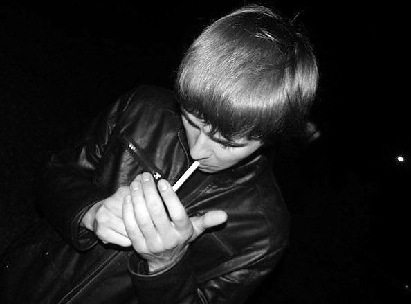 вышел покурить