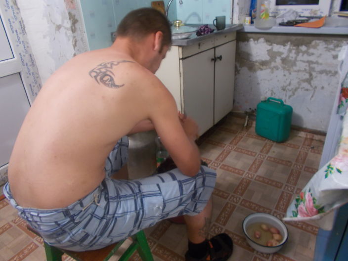 я жрать захотел-картошку чищу