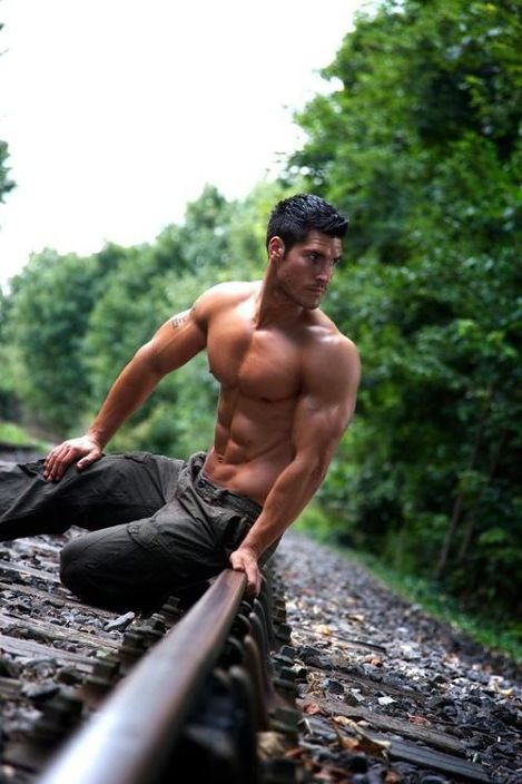 MALE M