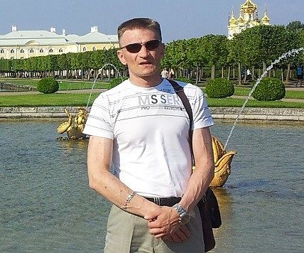 Только я.