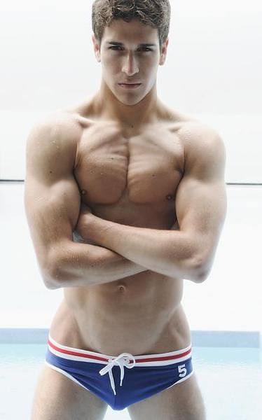 MALE M
