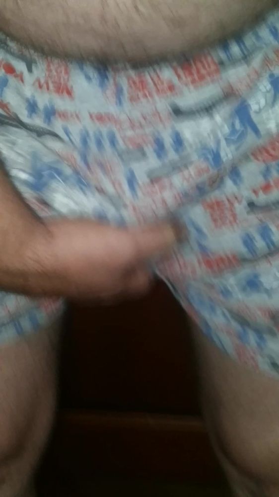 Такие яйца и почесать не грех....