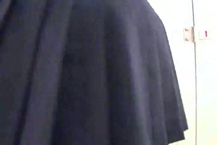 заставляет лизать