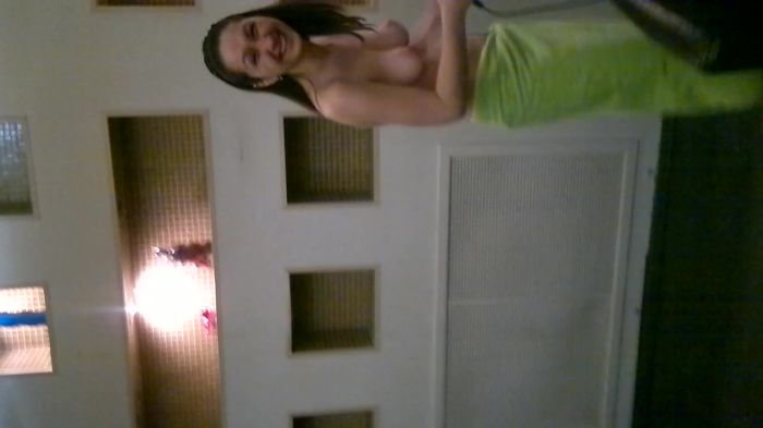 Девки пляшут