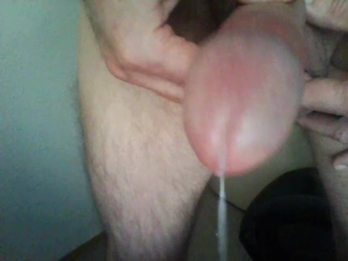 Подрочил хуй по женскому запросу и спустил сперму