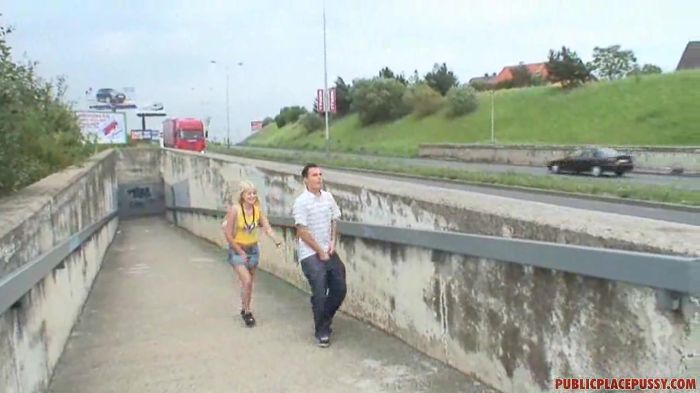 секс в общественном месте