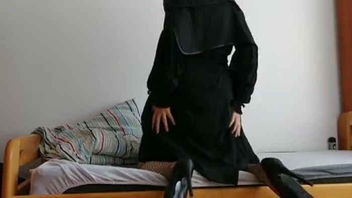 Пока Аладдин на работе