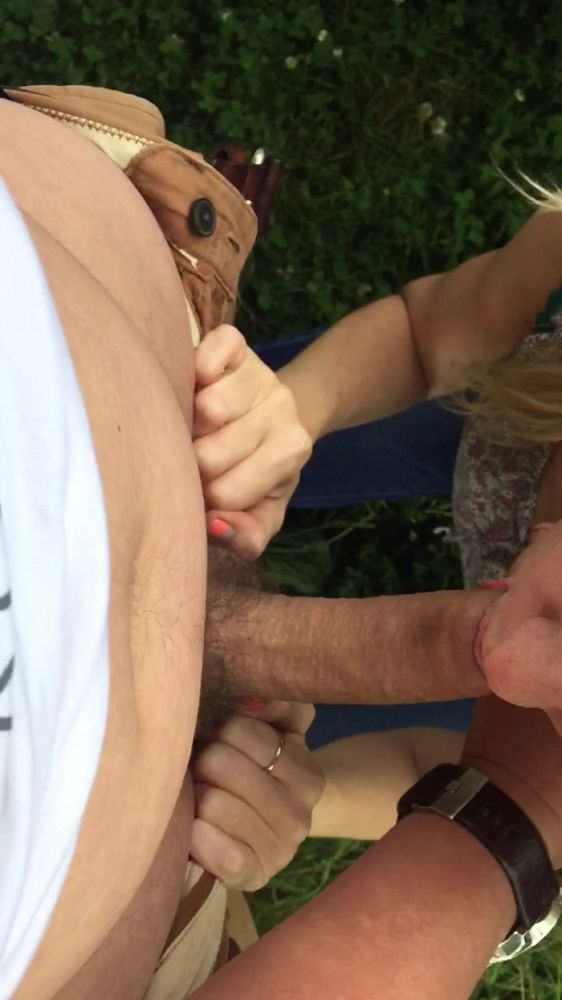 Миньет на природе