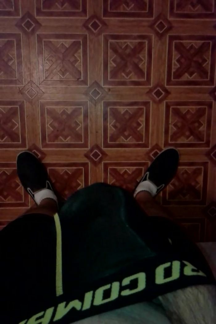 Дрочу хуй и кончаю после качалки