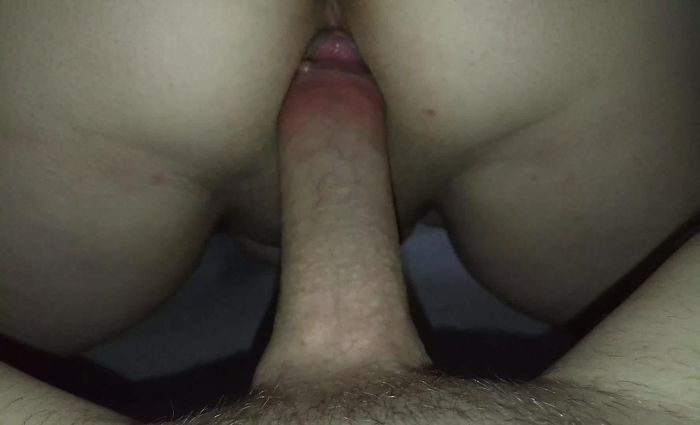 Любимая насаживается на мой член