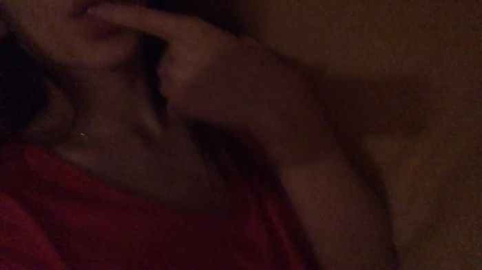 В темноте...