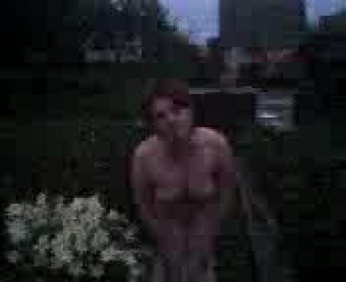 девушка и цветы.